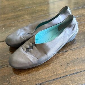 Thierry Rabotin Brown Metallic Women's Loafers